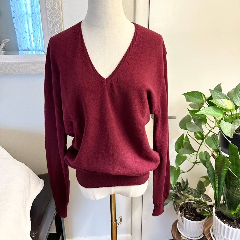 Maison 100% Cashmere. Size 2X. This is small for 2X. It would fit an M or L.